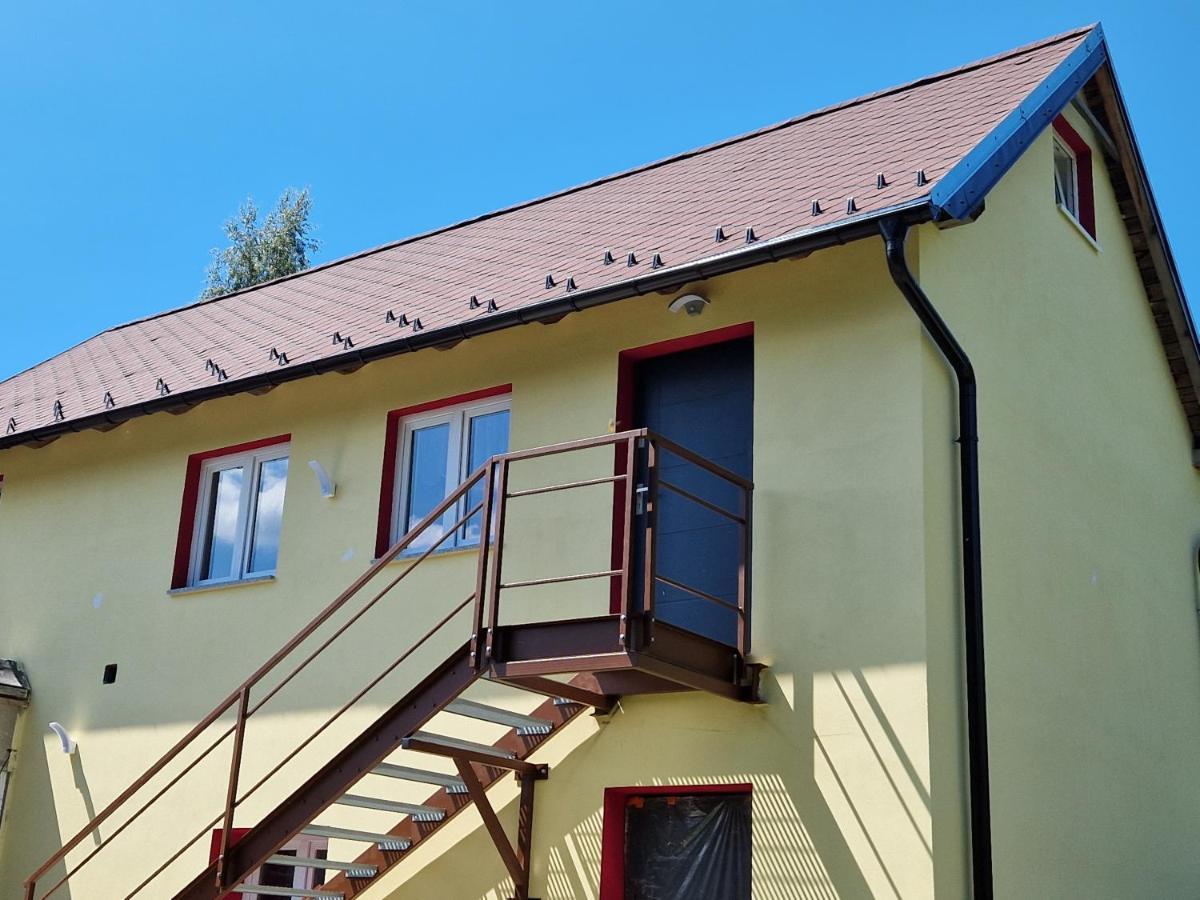 Restaurace U Mateje B&B Nove Mesto pod Smrkem Exterior photo